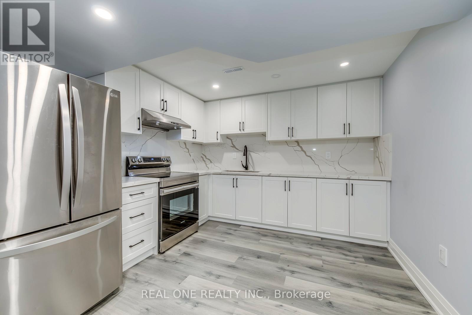 6150 Duford Drive, Mississauga, ON - Indoor Photo Showing Kitchen