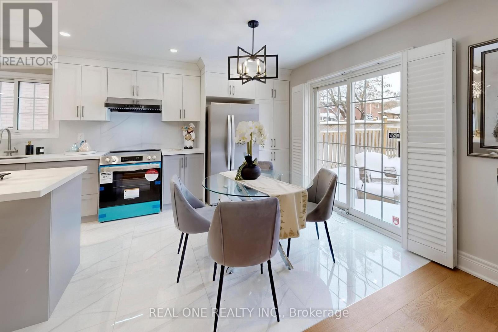 10 Squire Drive, Richmond Hill, ON - Indoor