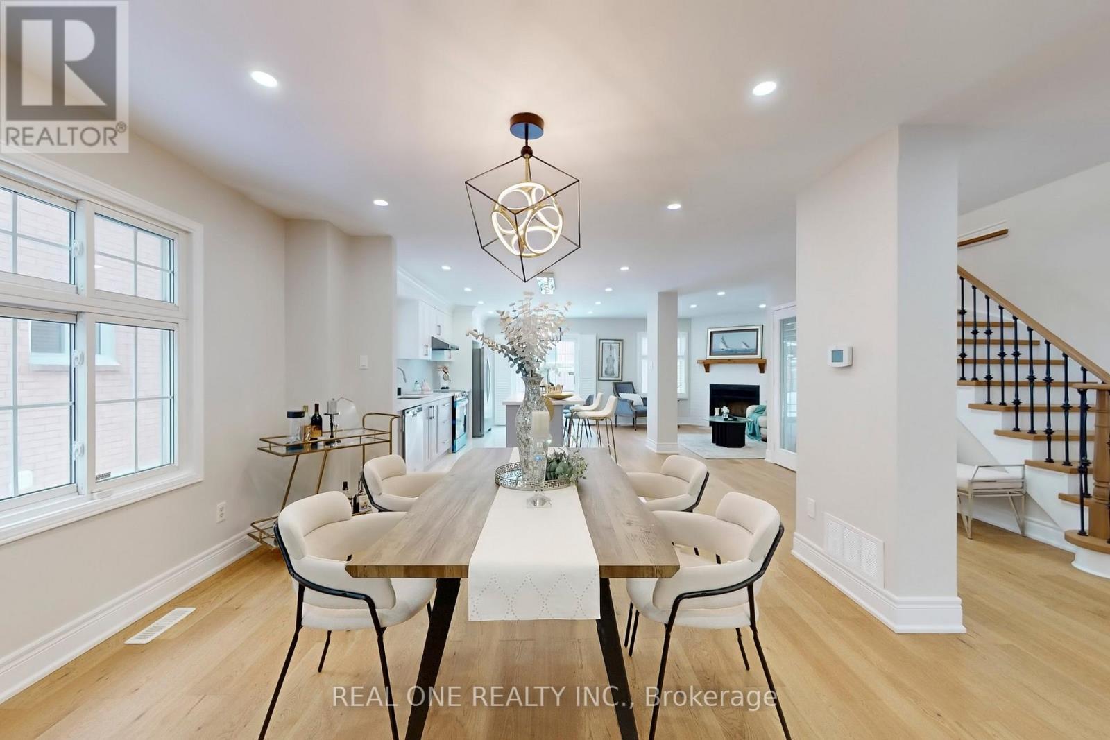 10 Squire Drive, Richmond Hill, ON - Indoor