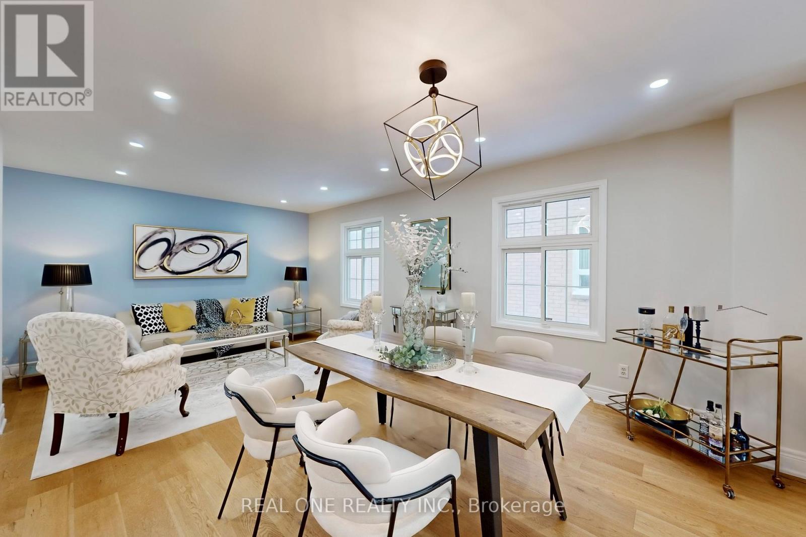 10 Squire Drive, Richmond Hill, ON - Indoor