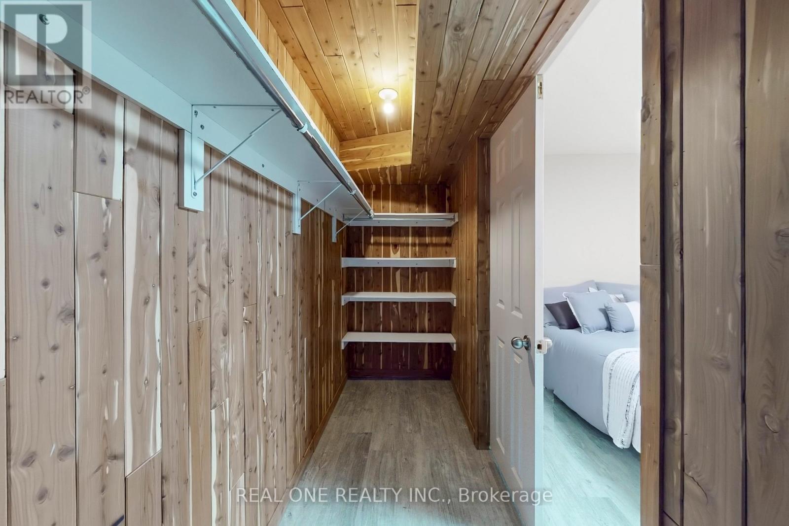 10 Squire Drive, Richmond Hill, ON - Indoor Photo Showing Other Room