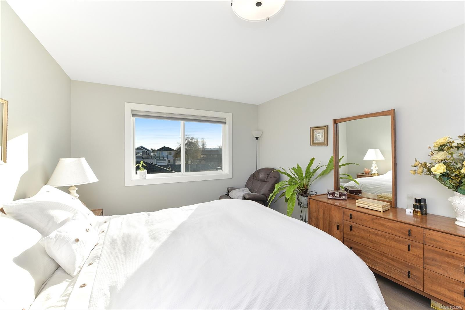 2447 Orchard Ave, Sidney, BC