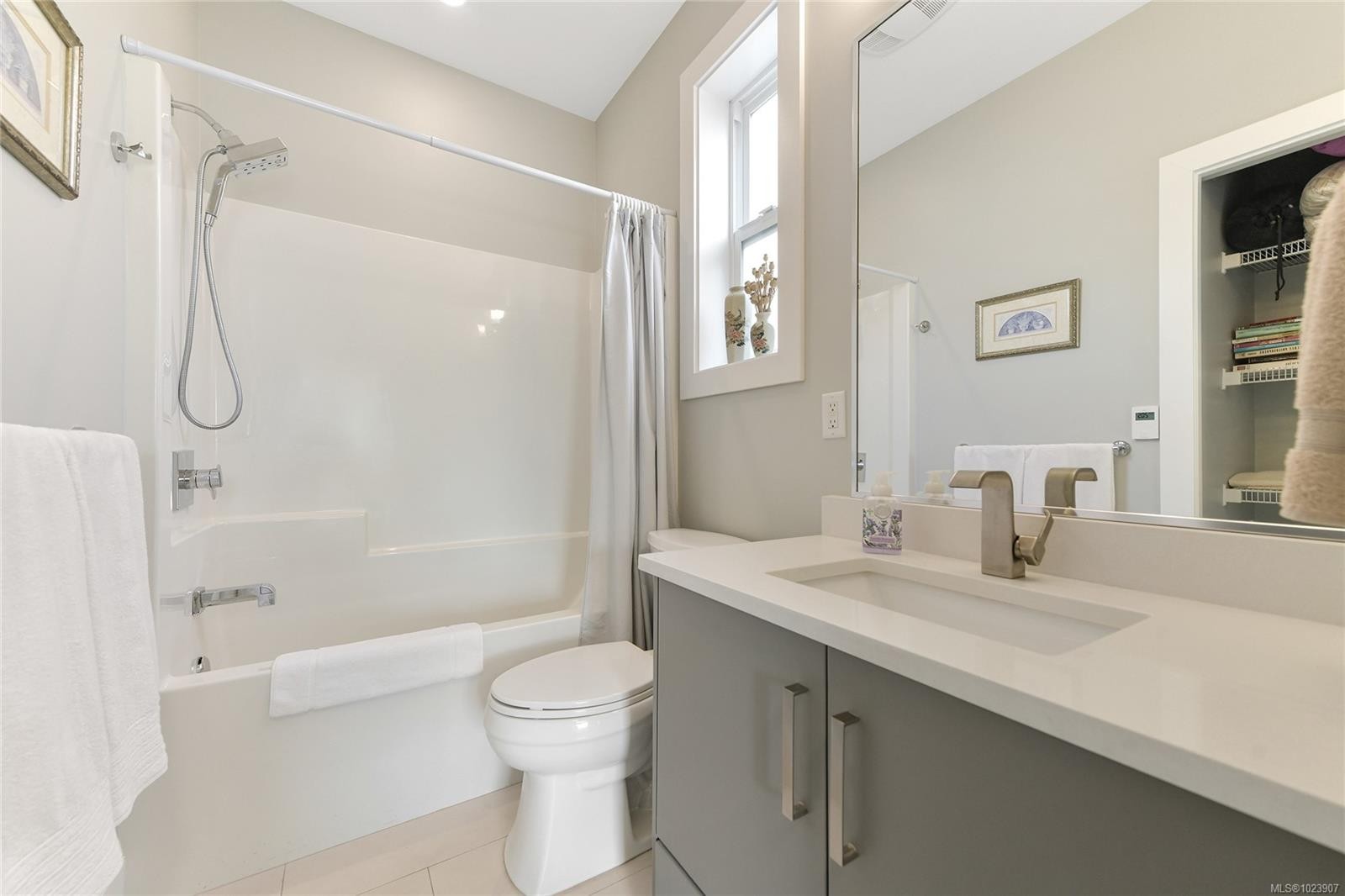 2447 Orchard Ave, Sidney, BC