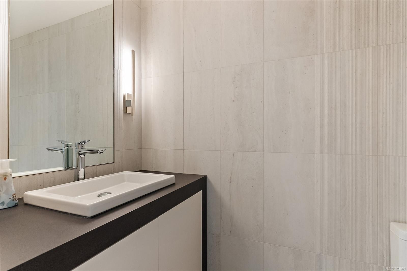 631-21 Dallas Rd, Victoria, BC - Indoor Photo Showing Bathroom