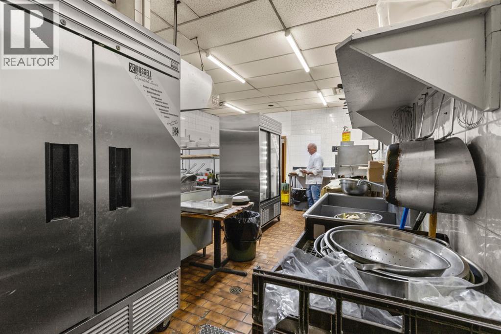 308 2 Avenue, Bassano, AB