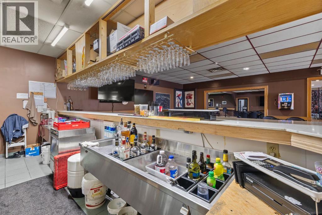 308 2 Avenue, Bassano, AB