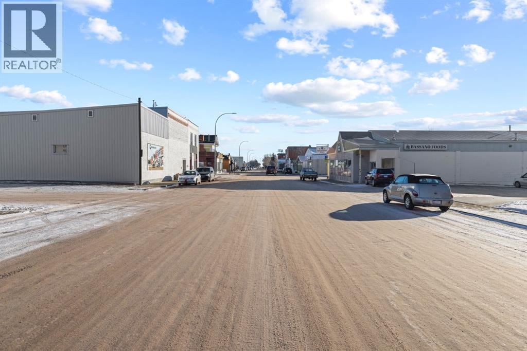 308 2 Avenue, Bassano, AB