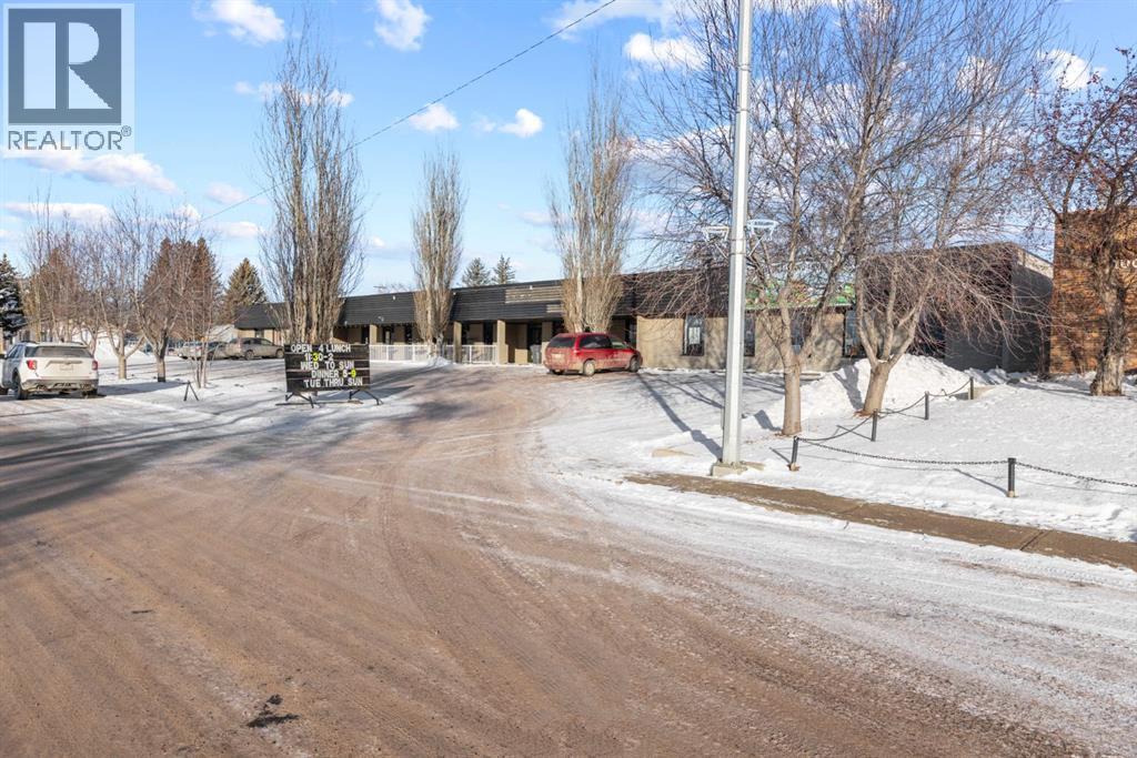 308 2 Avenue, Bassano, AB