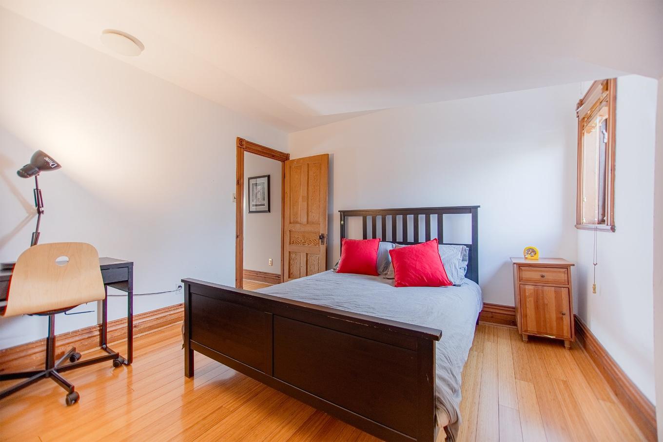 Chambre à coucher - 330 Av. Edison, Saint-Lambert, QC - Indoor Photo Showing Bedroom