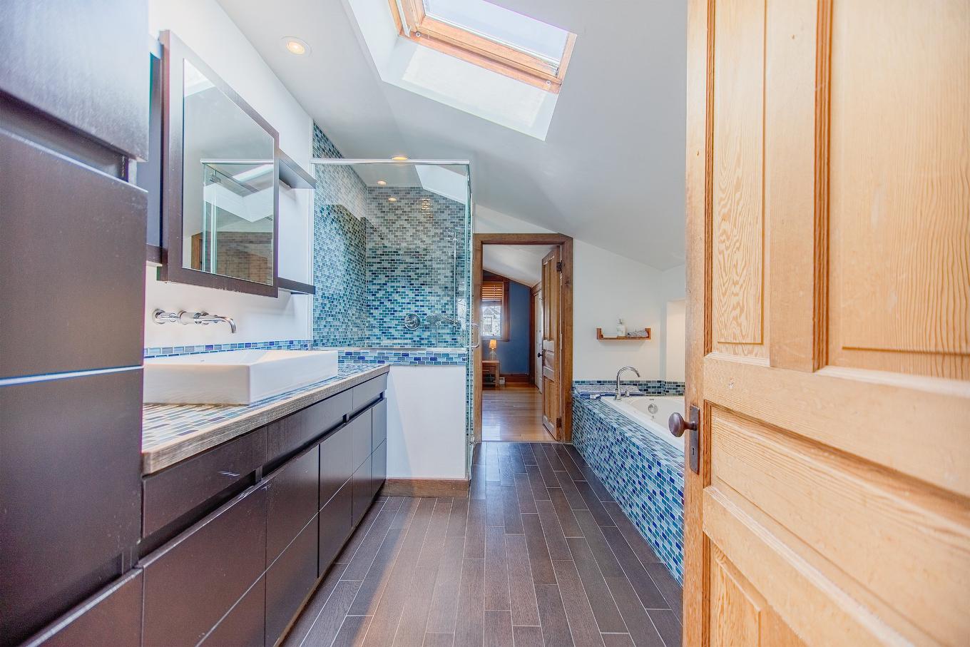 Salle de bains attenante à la CCP - 330 Av. Edison, Saint-Lambert, QC - Indoor