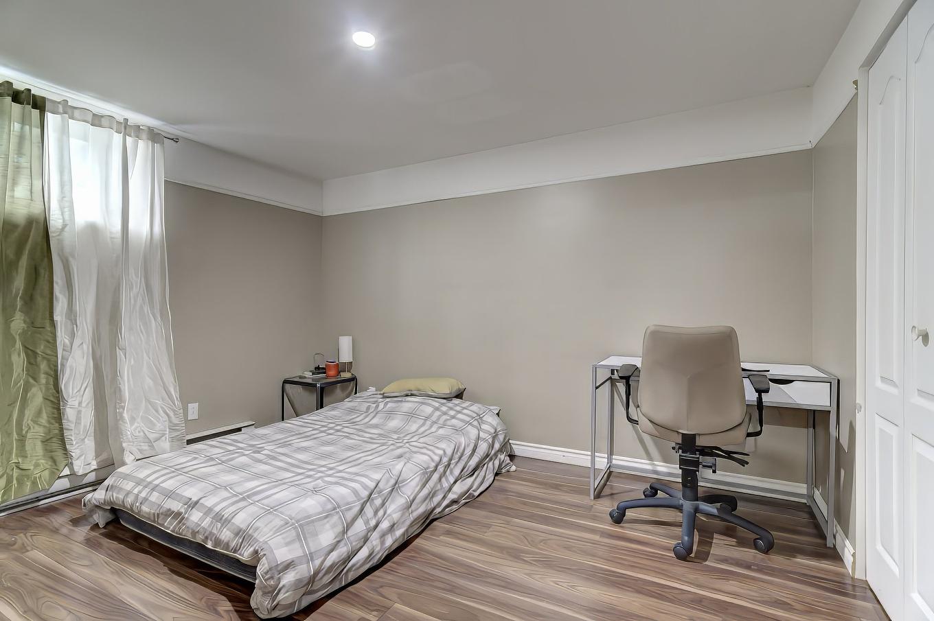 Chambre à coucher - 484 Rue De La Pommeraie, Rosemère, QC - Indoor Photo Showing Bedroom