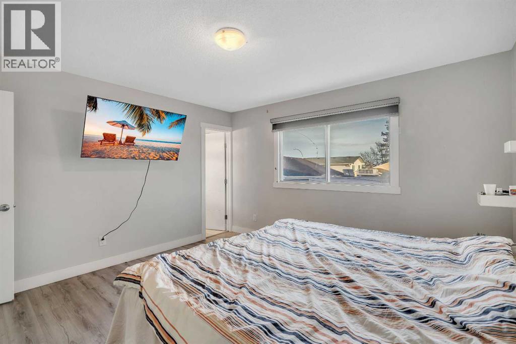 108 Whiteglen Crescent Ne, Calgary, AB - Indoor Photo Showing Bedroom