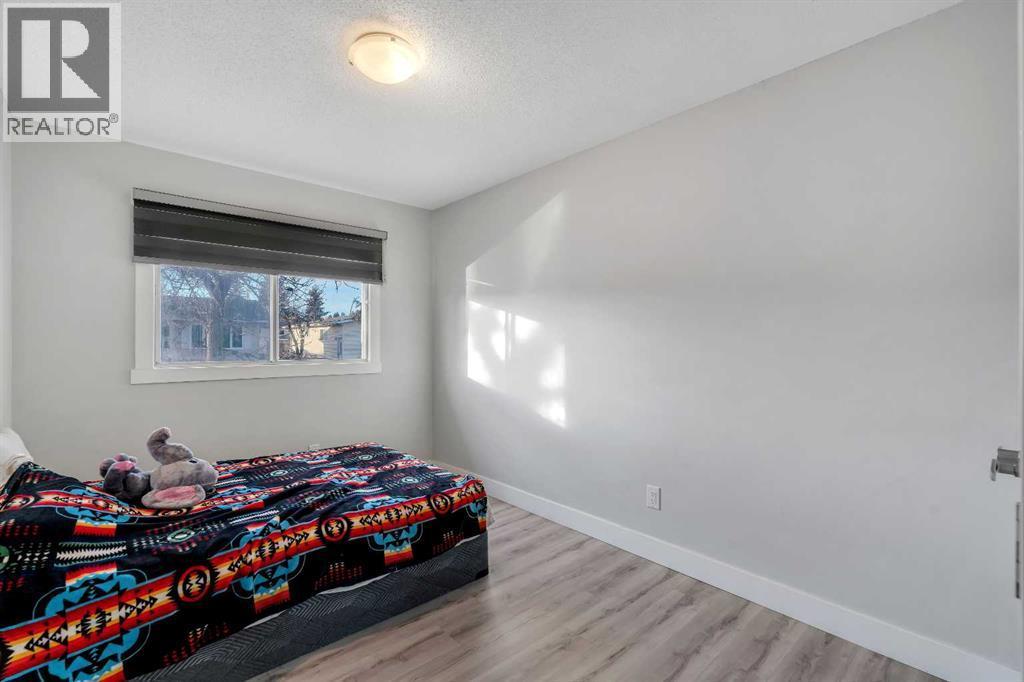 108 Whiteglen Crescent Ne, Calgary, AB - Indoor Photo Showing Bedroom