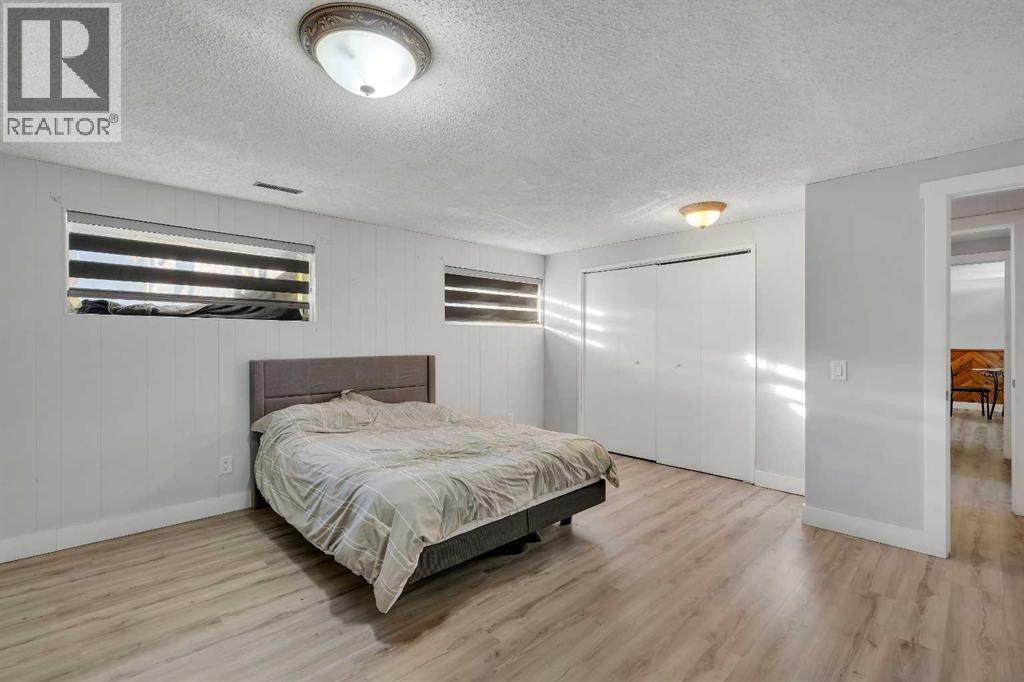 108 Whiteglen Crescent Ne, Calgary, AB - Indoor Photo Showing Bedroom