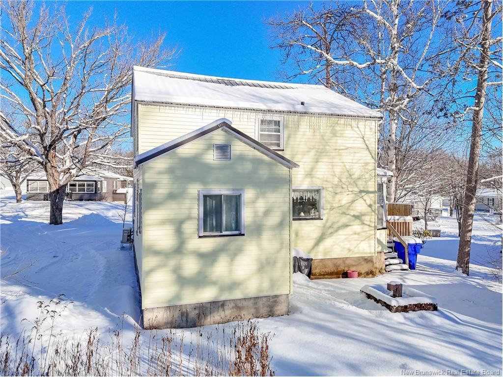 63 Lake Ave, Mcadam, NB