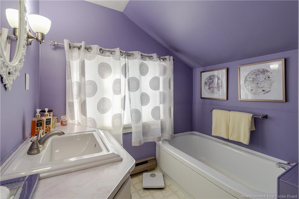63 Lake Ave, Mcadam, NB