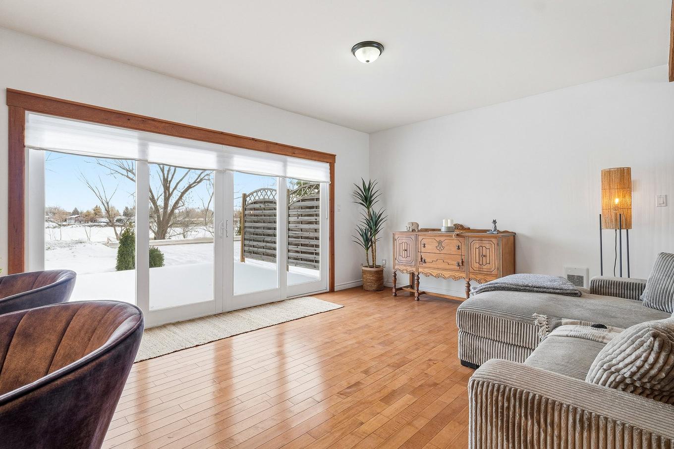 Salon - 309 Ch. Du Richelieu, Saint-Basile-Le-Grand, QC - Indoor Photo Showing Bedroom