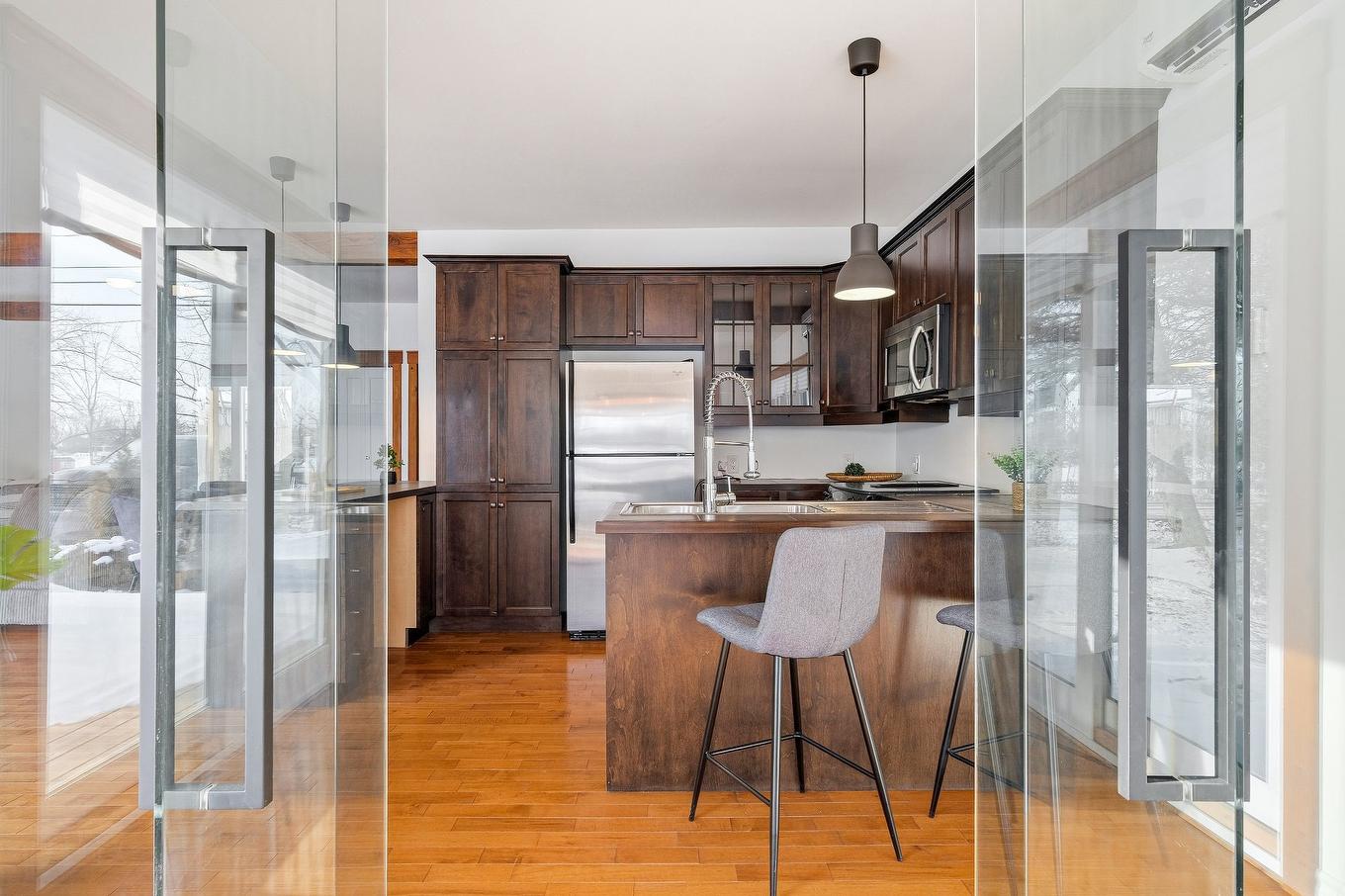 Cuisine - 309 Ch. Du Richelieu, Saint-Basile-Le-Grand, QC - Indoor Photo Showing Kitchen With Upgraded Kitchen