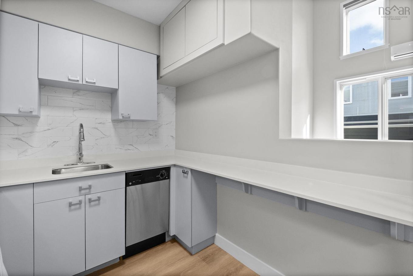 320 2116 Gottingen Street, Halifax Peninsula, NS