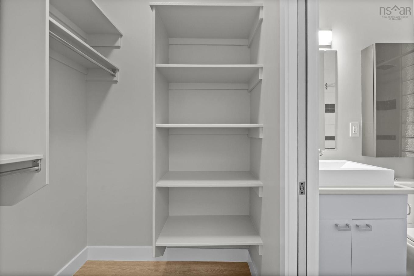 320 2116 Gottingen Street, Halifax Peninsula, NS