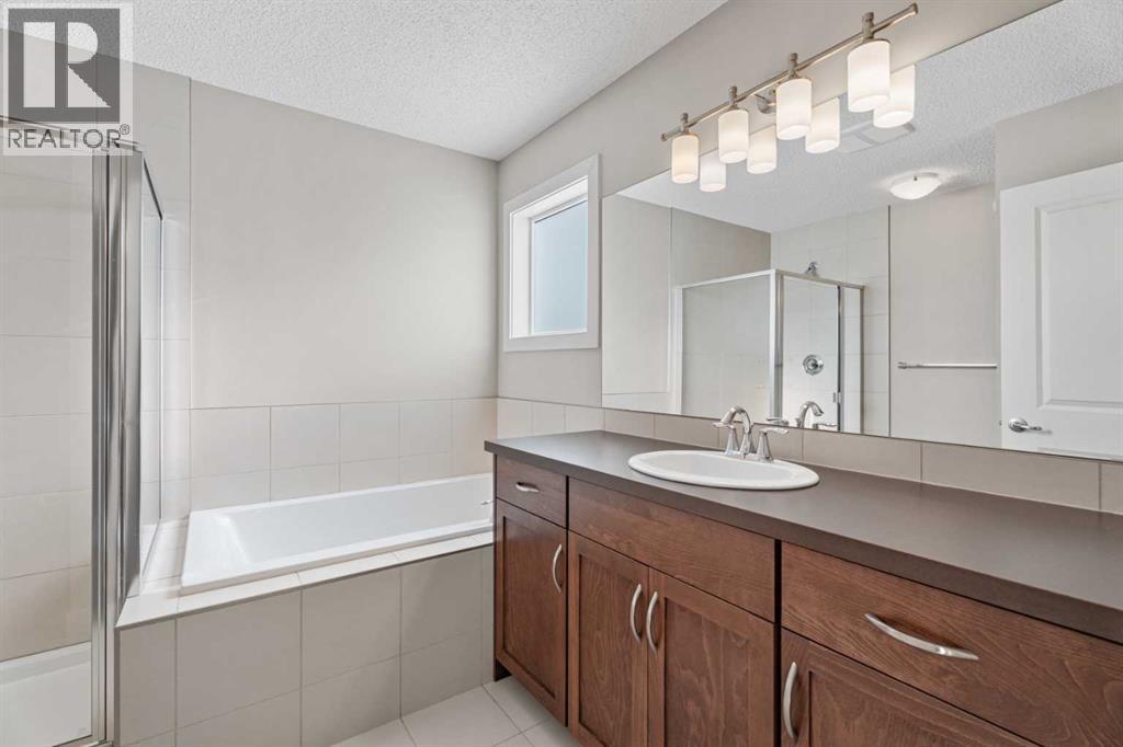 4 piece ensuite - 308 Chaparral Valley Way Se, Calgary, AB - Indoor Photo Showing Bathroom