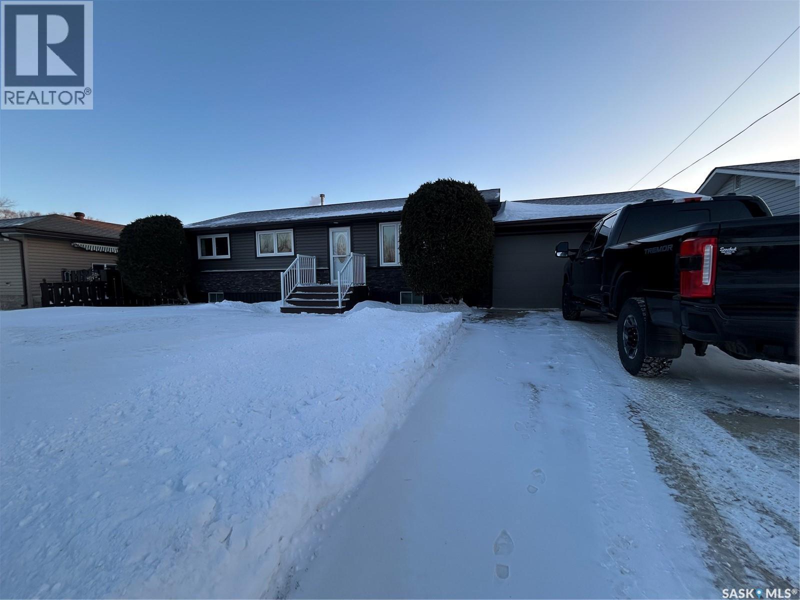 1620 Dieppe Crescent, Estevan, SK - Outdoor