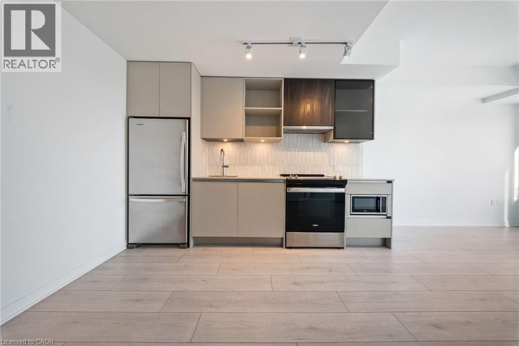 395 W Dundas Street W Unit# 414, Oakville, ON - Indoor Photo Showing Kitchen