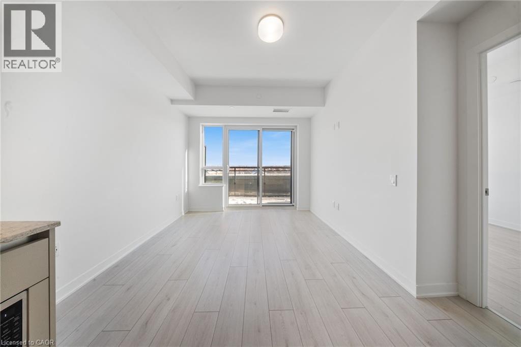 395 W Dundas Street W Unit# 414, Oakville, ON - Indoor Photo Showing Other Room