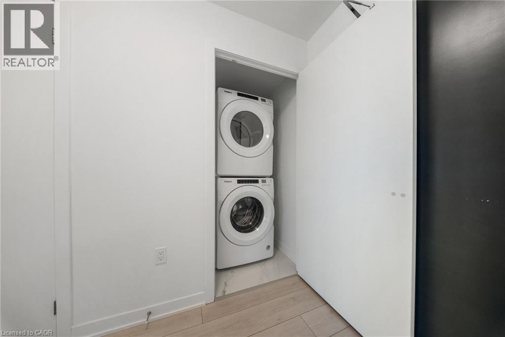 395 W Dundas Street W Unit# 414, Oakville, ON - Indoor Photo Showing Laundry Room
