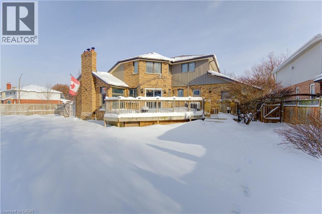 Deck and pool sized lot - 593 Guildwood Place, Waterloo, ON - Outdoor With Deck Patio Veranda