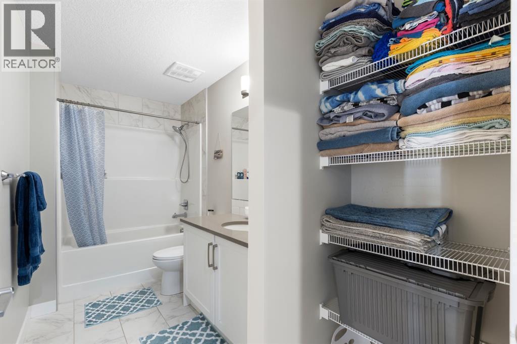 86 Bayview Circle Sw, Airdrie, AB - Indoor Photo Showing Bathroom