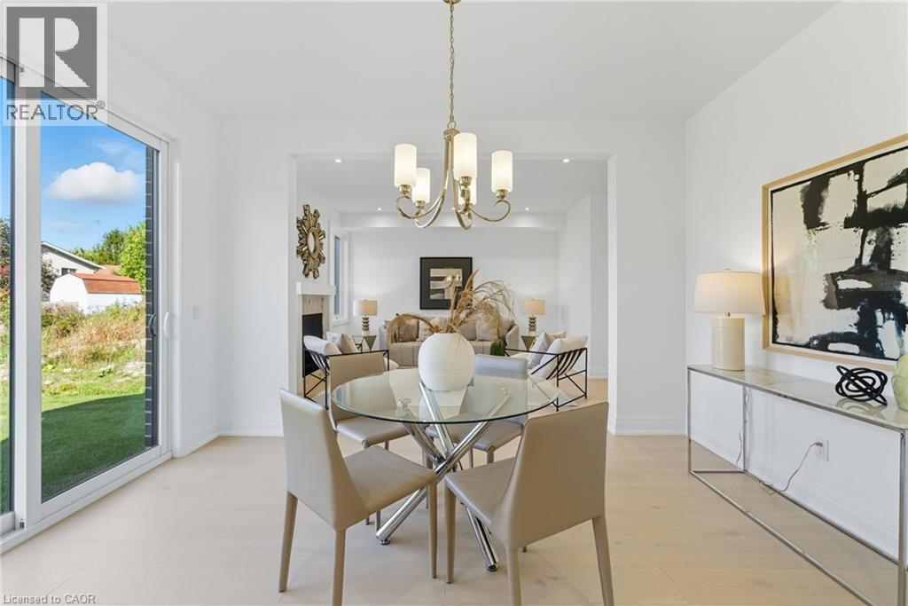 161 Pike Creek Drive, Cayuga, ON - Indoor Photo Showing Dining Room