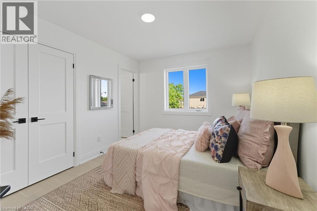 161 Pike Creek Drive, Cayuga, ON - Indoor Photo Showing Bedroom