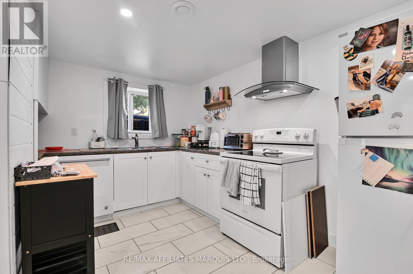 1006 Second Street E, Cornwall, ON - Indoor Photo Showing Kitchen