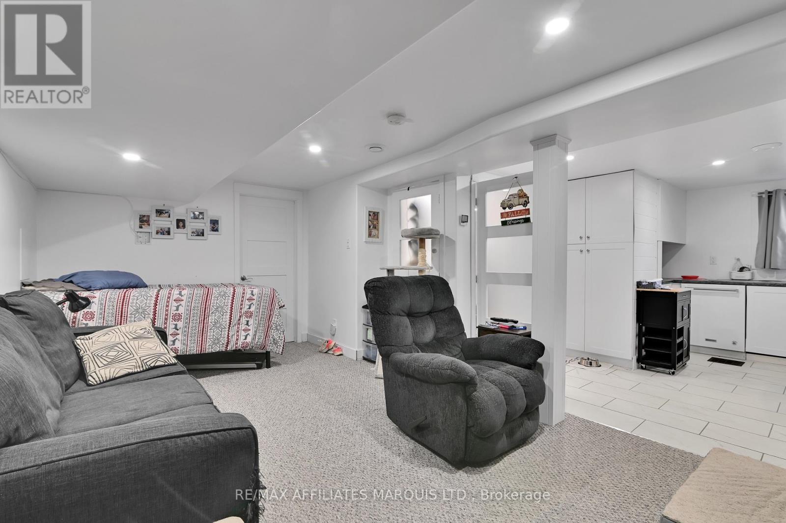 1006 Second Street E, Cornwall, ON - Indoor