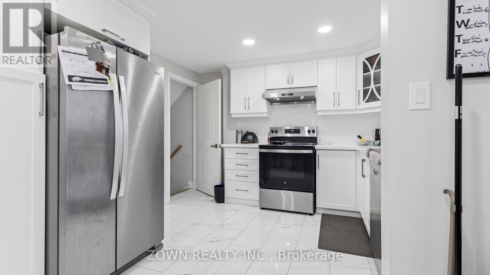 508 Parkview Crescent, Cambridge, ON - Indoor Photo Showing Kitchen