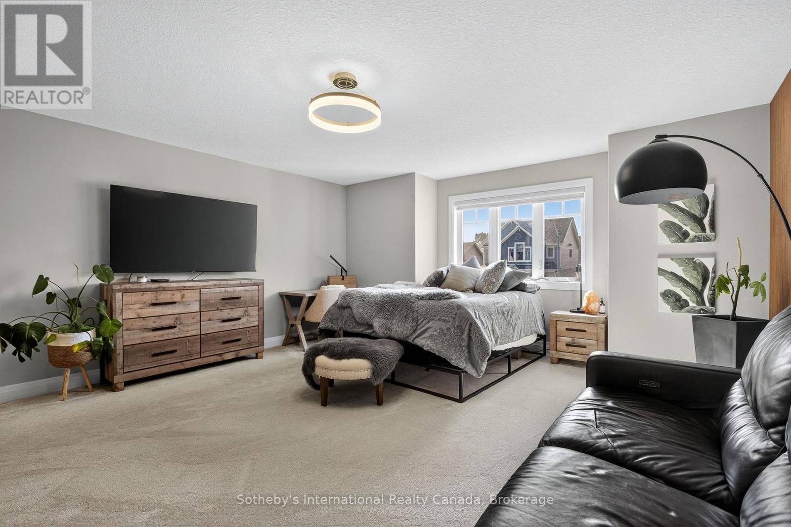 Spacious Primary Bedroom - 150 Plewes Drive, Collingwood, ON - Indoor Photo Showing Bedroom