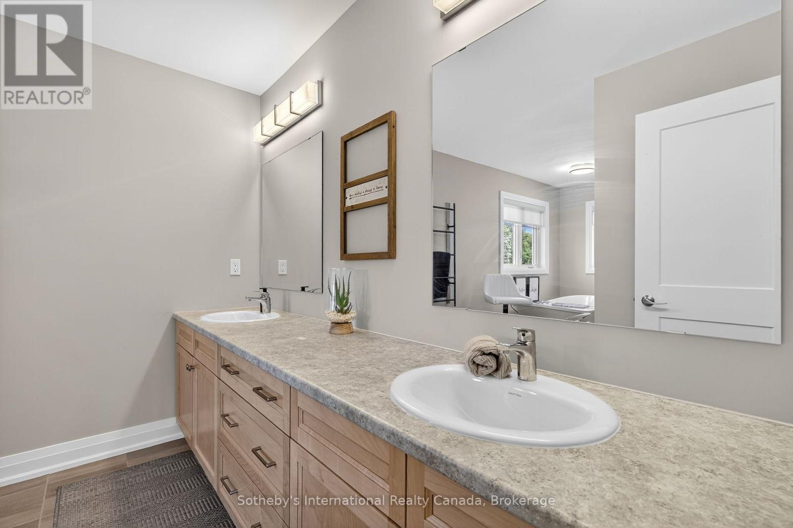 Primary Ensuite w/double sinks - 150 Plewes Drive, Collingwood, ON - Indoor Photo Showing Bathroom