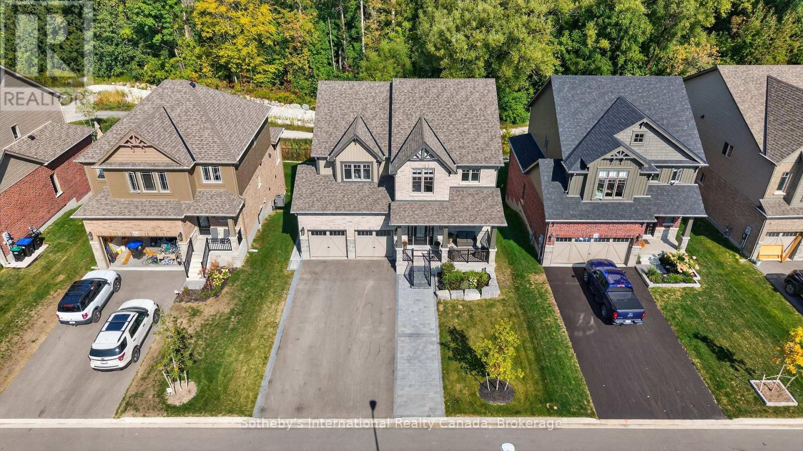 Parking for at least 6 cars outside - 150 Plewes Drive, Collingwood, ON - Outdoor