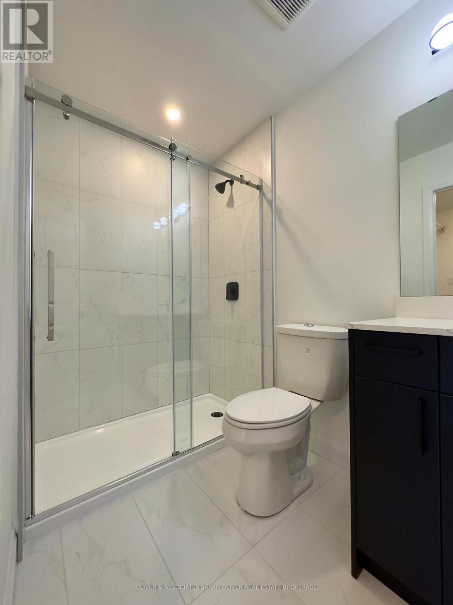 201 - 3900 Savoy Street, London South (South V), ON - Indoor Photo Showing Bathroom