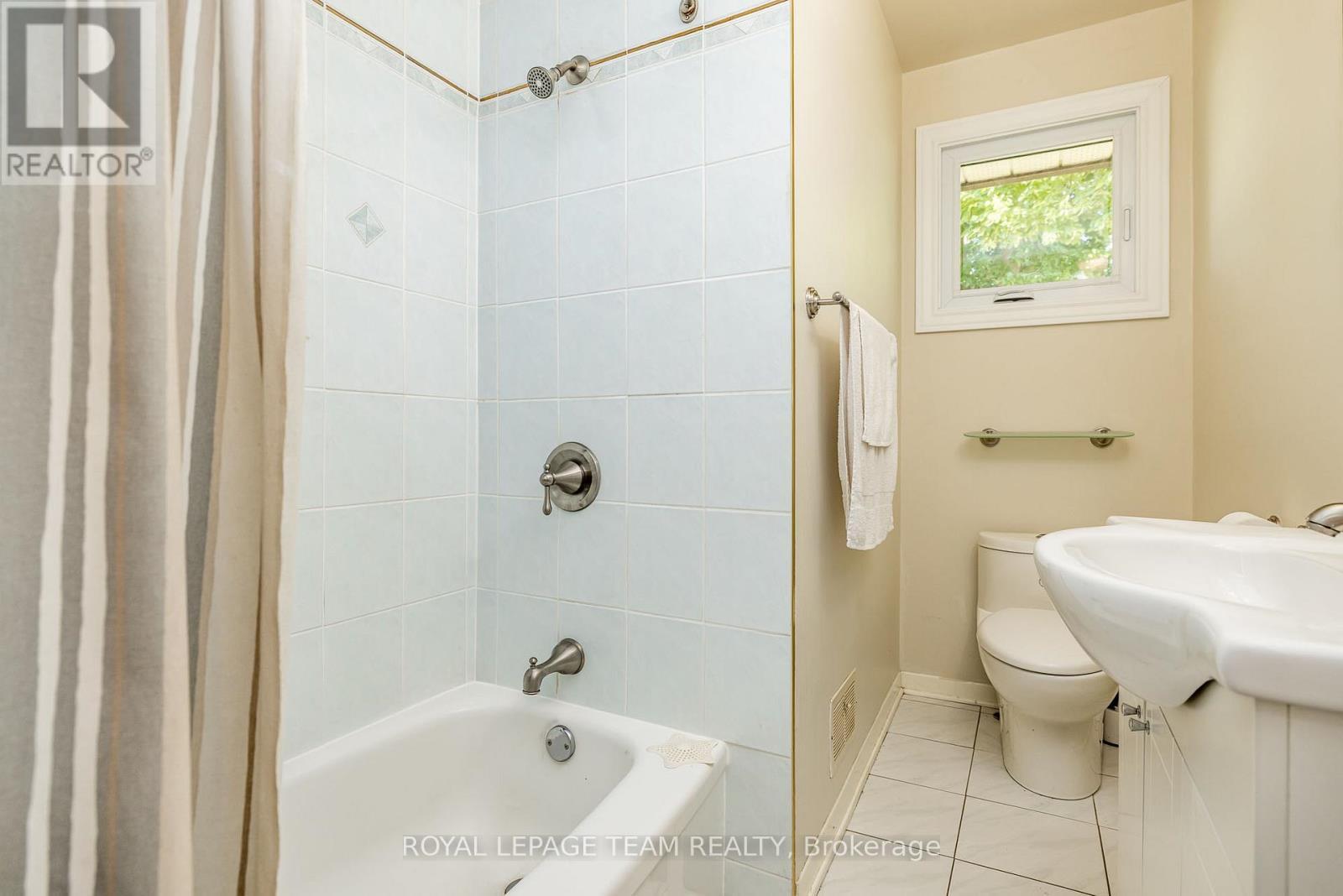 2740 Moncton Road, Ottawa, ON - Indoor Photo Showing Bathroom