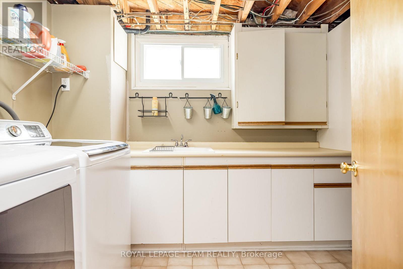 2740 Moncton Road, Ottawa, ON - Indoor Photo Showing Laundry Room