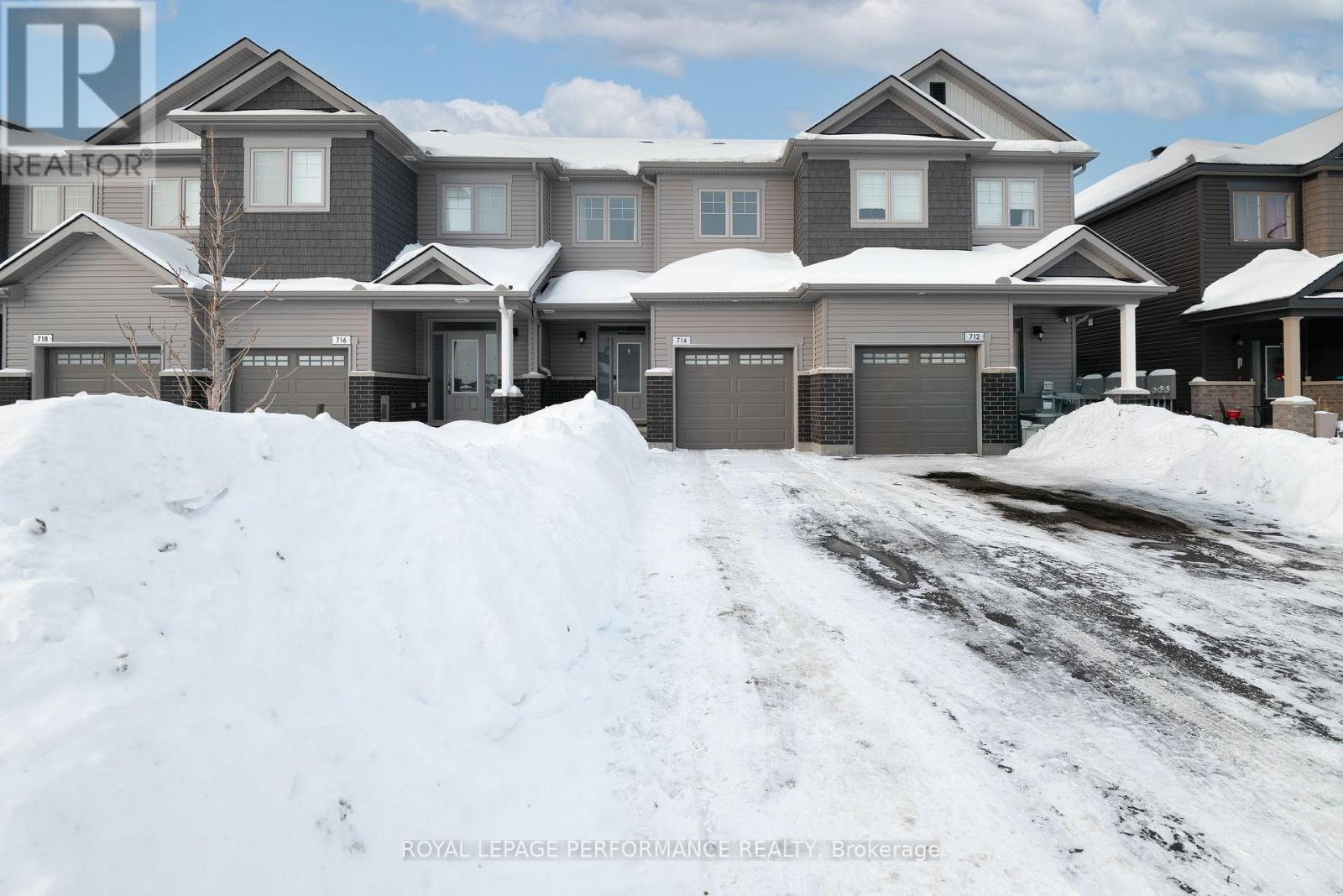 714 Petanque Crescent, Ottawa, ON - Outdoor With Facade