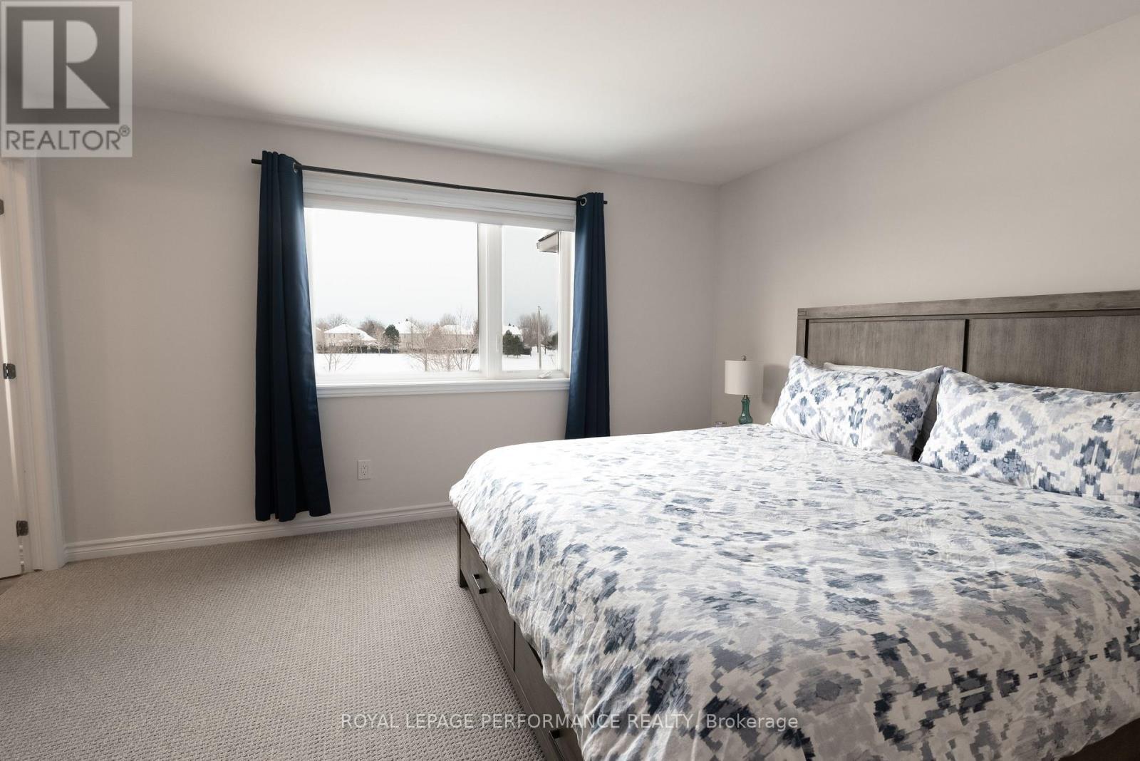714 Petanque Crescent, Ottawa, ON - Indoor Photo Showing Bedroom