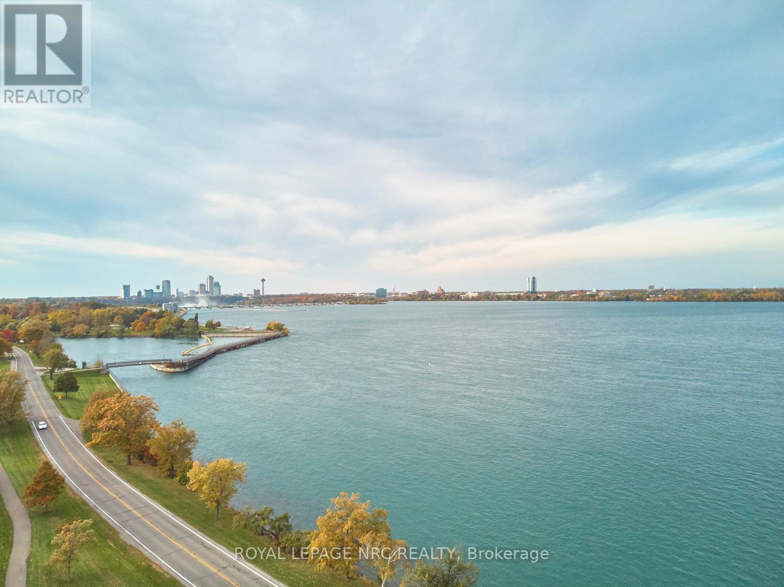 a summer day - 8143 Sarah Street, Niagara Falls (Chippawa), ON - Outdoor With Body Of Water With View