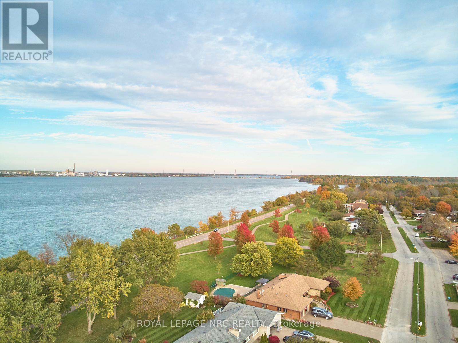 8143 Sarah Street, Niagara Falls (Chippawa), ON - Outdoor With Body Of Water With View