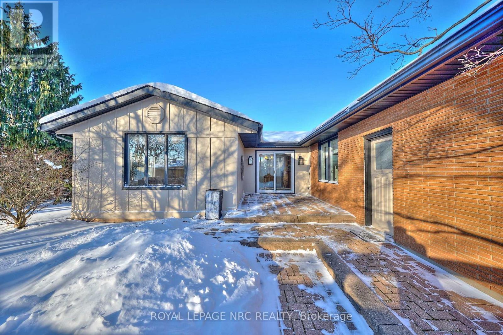 8143 Sarah Street, Niagara Falls (Chippawa), ON - Outdoor