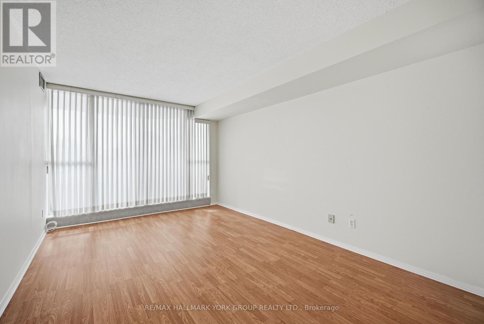 406 - 100 Observatory Lane, Richmond Hill, ON - Indoor Photo Showing Other Room
