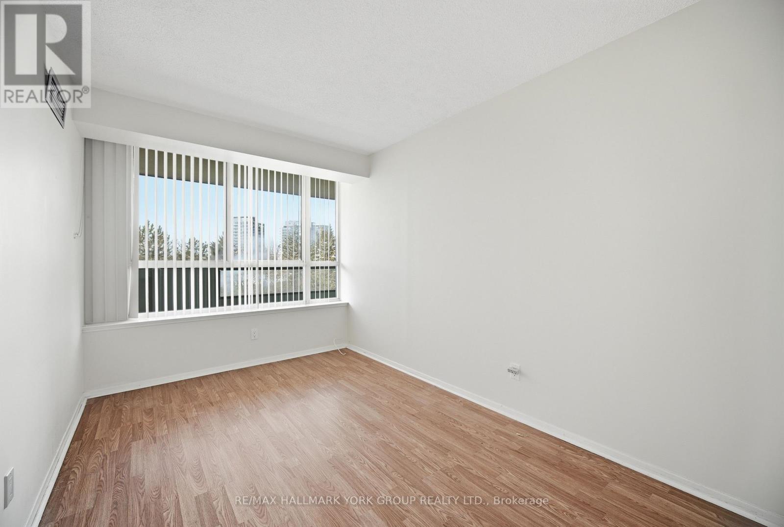 406 - 100 Observatory Lane, Richmond Hill, ON - Indoor Photo Showing Other Room