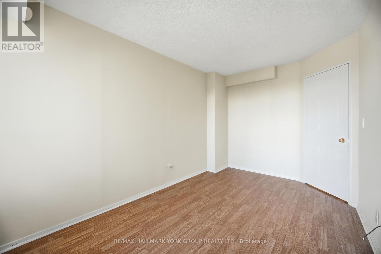 406 - 100 Observatory Lane, Richmond Hill, ON - Indoor Photo Showing Other Room